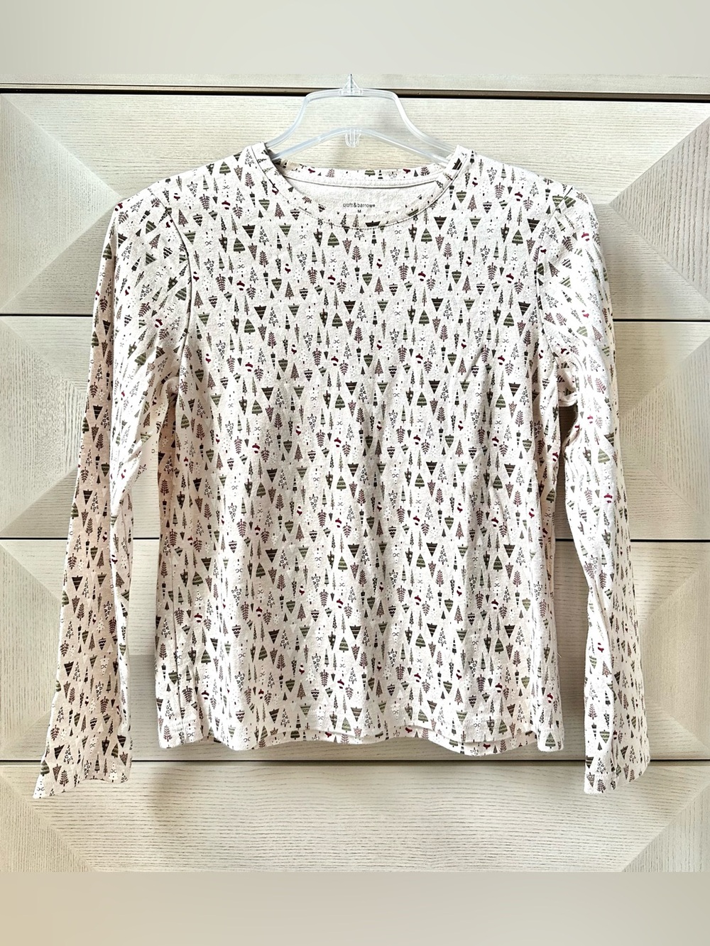 CROFT & BARROW CREAM LONG-SLEEVE HOLIDAY TREE PRINT TOP -SIZE M